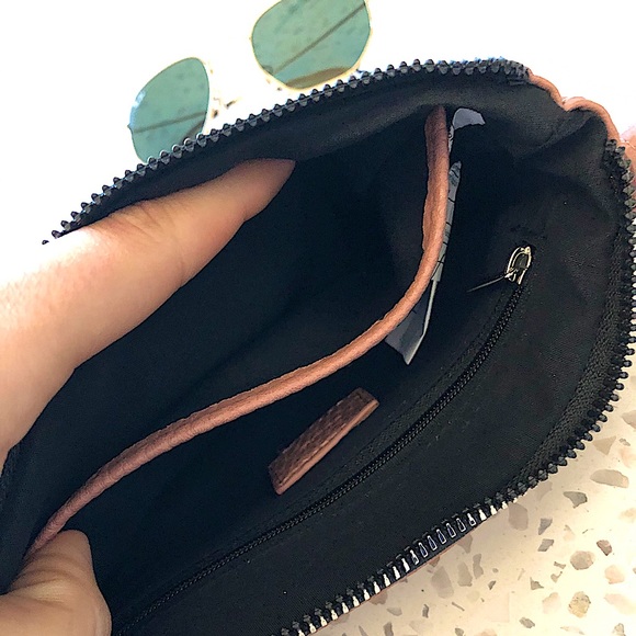 Soft Pink Pebbled Belt Bag / Wristlet / Fanny Pack - Picture 5 of 5